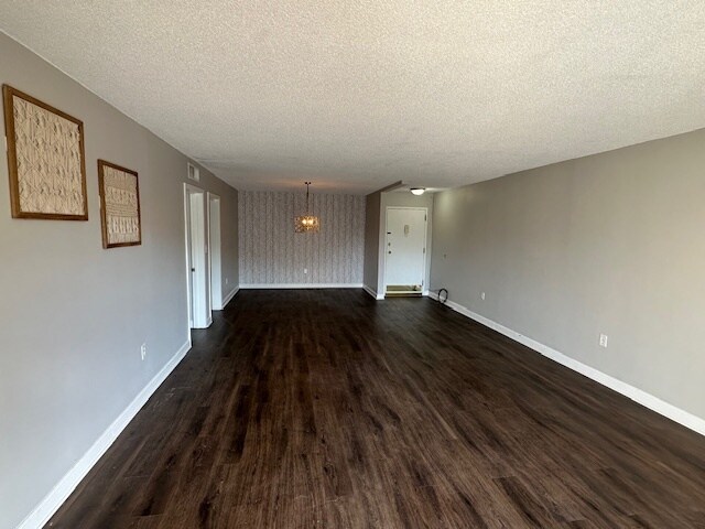 Building Photo - 1825 Saint Julian Pl