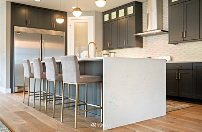 Building Photo - Gorgeous 4 Bedroom Gig Harbor Home in Gated Community