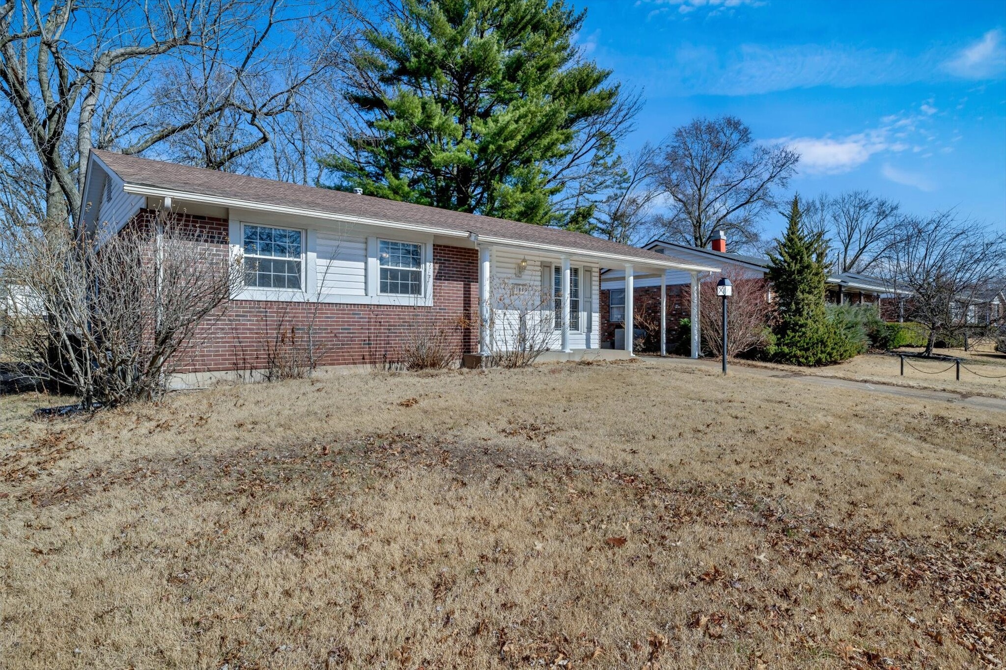 Building Photo - 1449 Coachway Ln