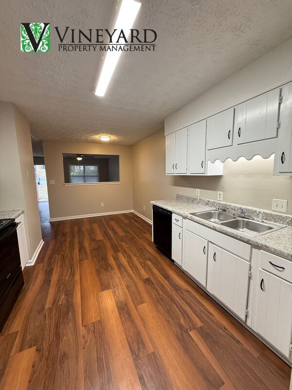 Building Photo - 164 Kimberly Way SW