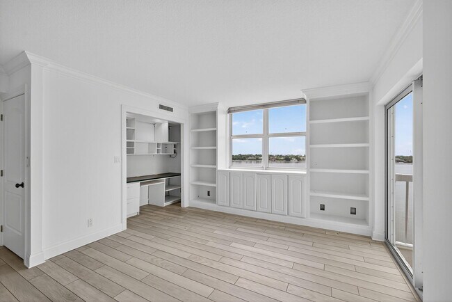 Building Photo - 2600 N Flagler Dr