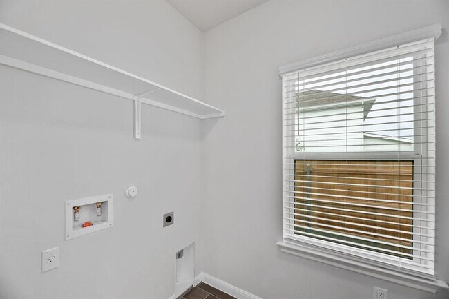 Building Photo - 17212 Adoro Dr