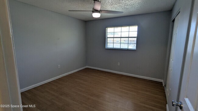 Building Photo - 281 Ulster Ln