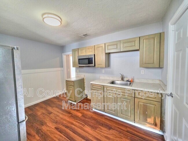 Building Photo - 616 Woodbine St