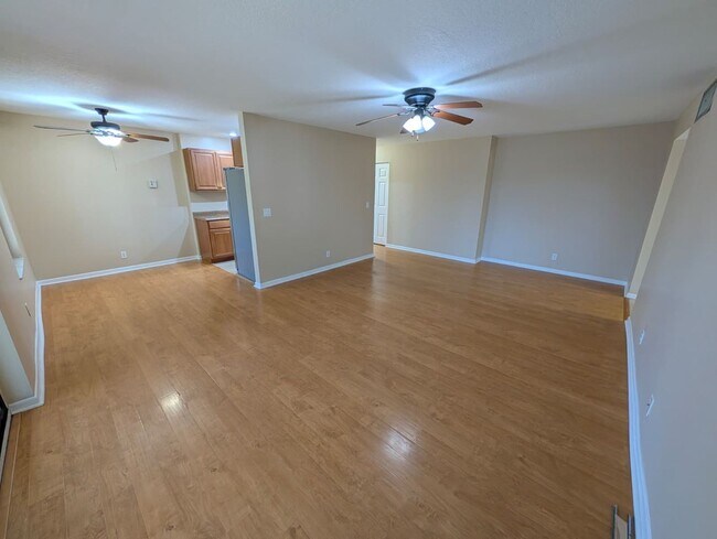 Building Photo - Spacious 2BR Retreat Near Beaches & Dining