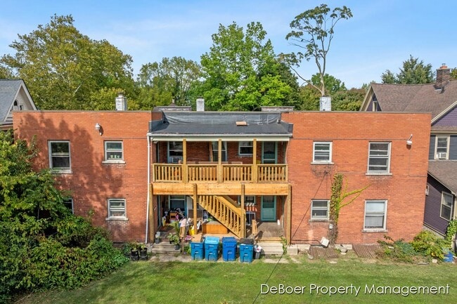 Building Photo - 301 W Dutton St