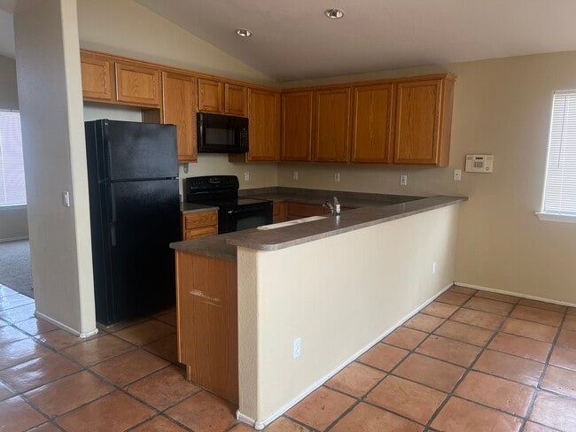 Building Photo - 7825 W San Miguel Ave