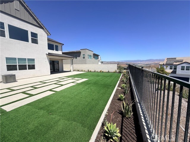 Building Photo - 27562 Juniper Ln
