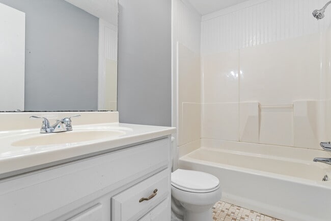 Building Photo - 4249 Lake Ridge Dr