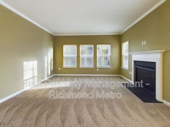 Building Photo - 6431 Kings Crest Ct