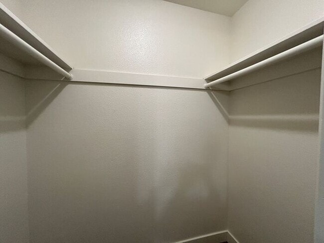 Building Photo - 859 S Ext Rd