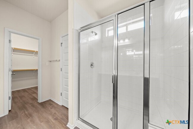 Building Photo - 145 Goldfinch Dr