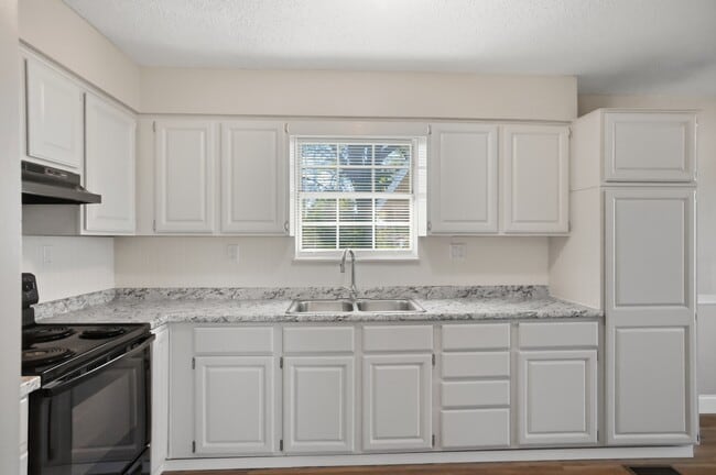 Building Photo - 3683 Halifax Cir