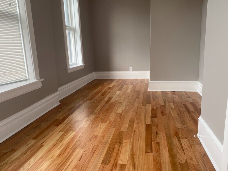 bedroom 2 - 4200 N Damen Ave