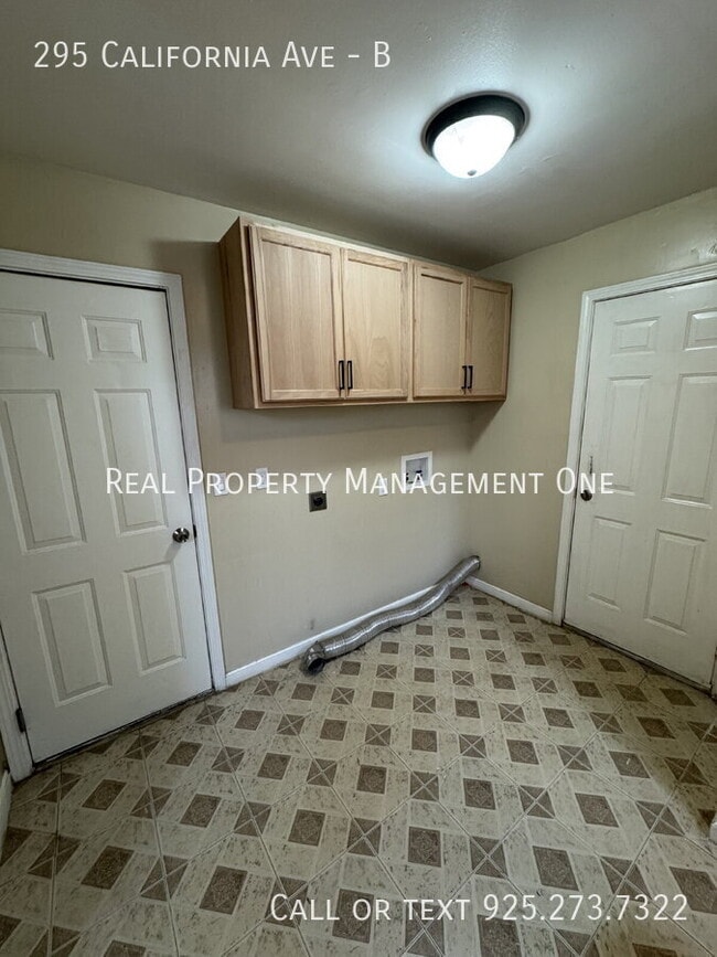 Building Photo - 295 California Ave