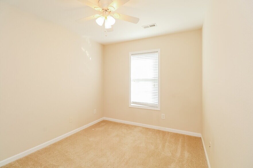 Building Photo - 8248 Carob Tree Ln