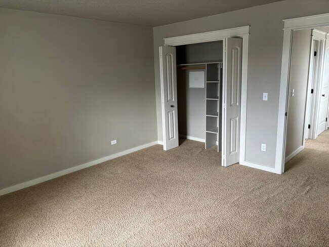 Building Photo - 4526 N Kilee Ave