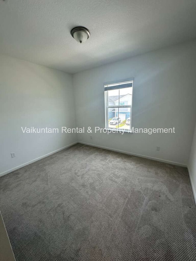 Building Photo - 234 Brandon Lks Dr