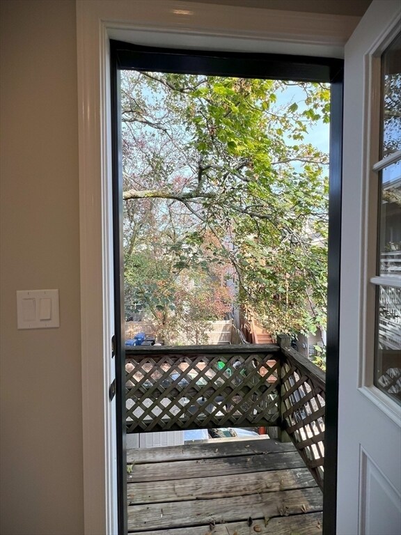 Building Photo - 156 Derby St