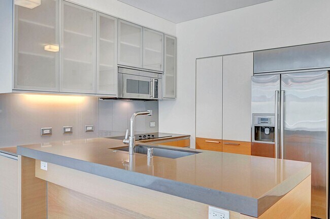 Building Photo - Veer Towers 2310E- City/Strip Views from this Stunning 1Bd/1Ba Residence