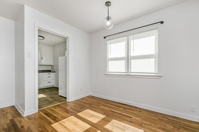 Building Photo - Two bedroom house for lease