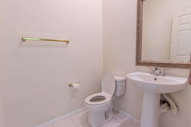 Building Photo - GORGEOUS MOVE IN READY SINGLE-STORY 4-BEDROOM HOME!