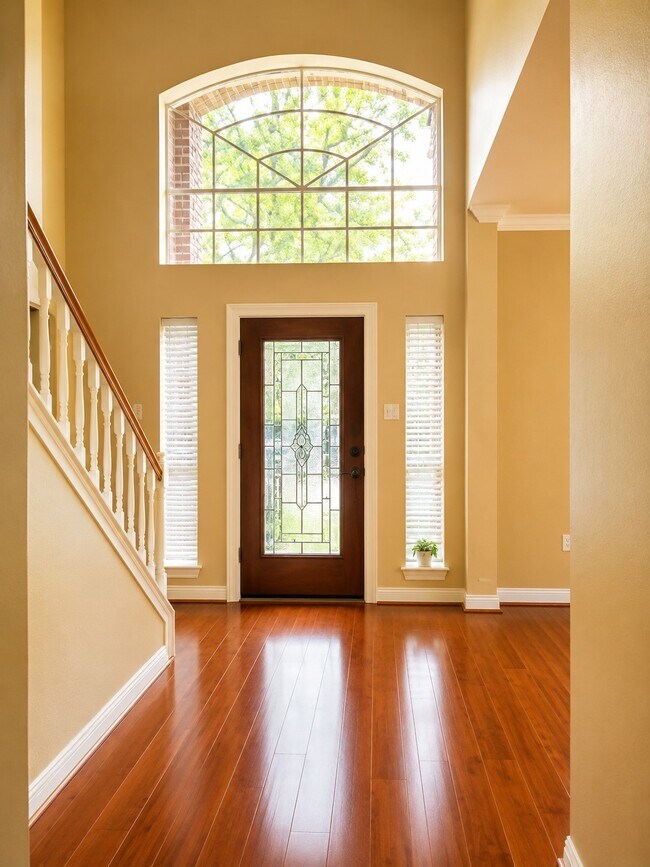 Building Photo - 14218 Swallowfield Dr
