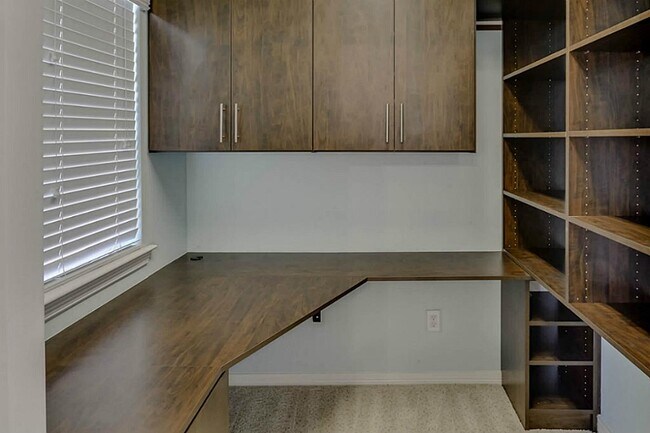 Building Photo - 1134 Sopris Dr