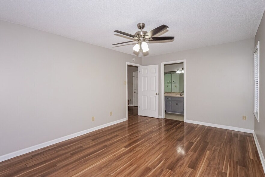 Building Photo - 3701 Burkehill Dr