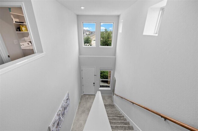 Building Photo - 128 McFarland St