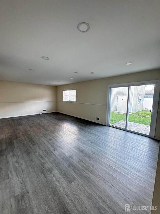 Building Photo - 3 Joyce Dr