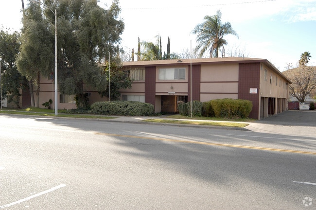 Building Photo - Parkwood Apartments