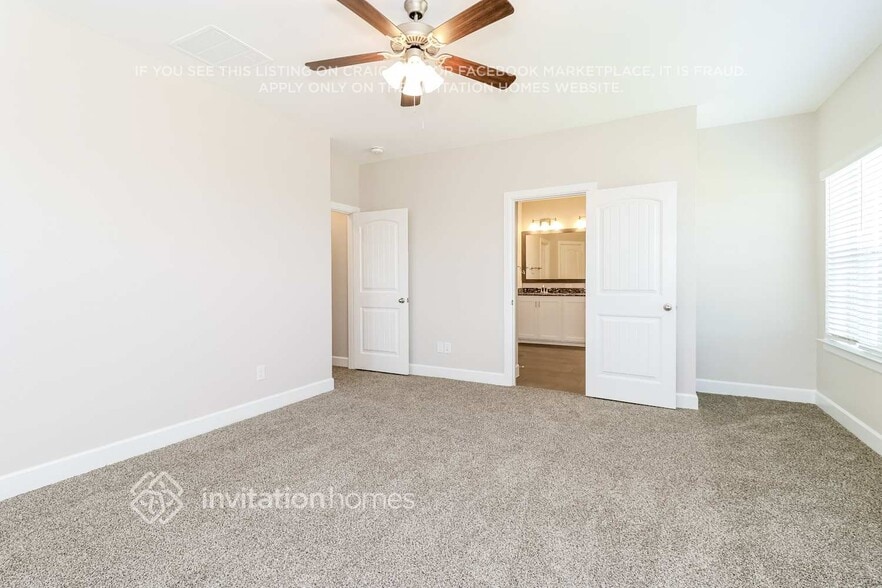 Building Photo - 813 Parkside Dr
