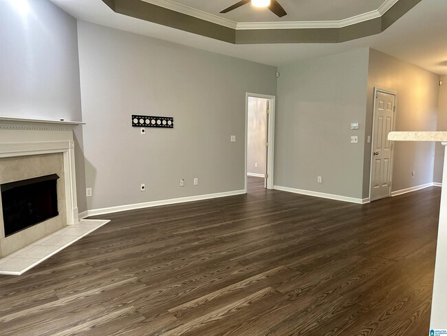 Building Photo - 560 Summit Cir