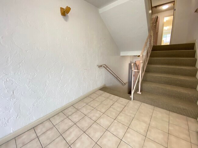 Building Photo - 377 Huse Rd