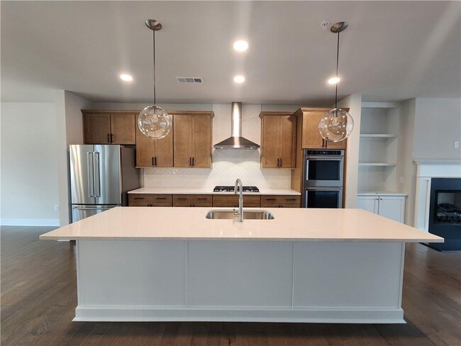 Building Photo - 1222 Waterfall Ct