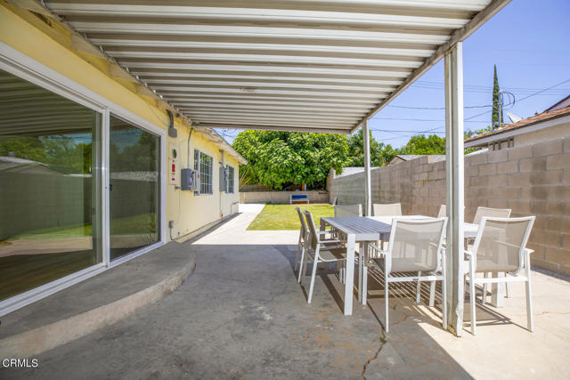 Building Photo - 8536 Tampa Ave