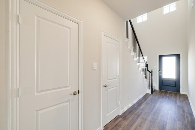 Building Photo - 109 Goosewood Dr