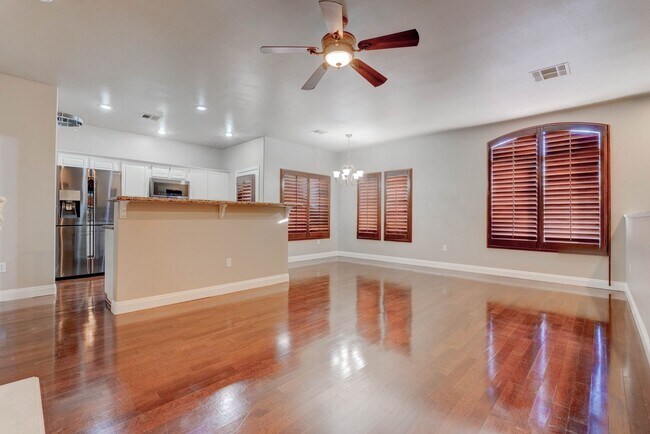 Building Photo - 10001 Crimson Palisades Pl
