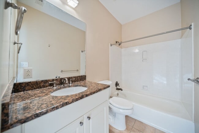 Building Photo - Charming 2-bedroom Condo- Old Shandon