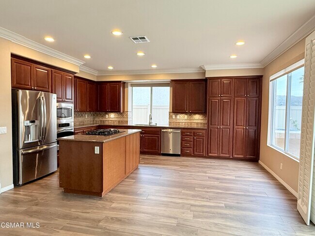 Building Photo - 2851 Silk Oak Ave