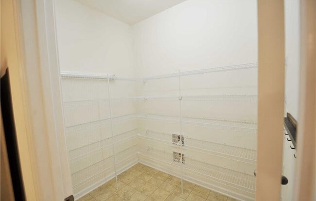 Building Photo - 1642 Ashmead Ln