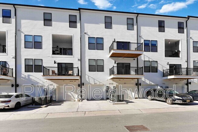 Building Photo - 1245 S Blount St