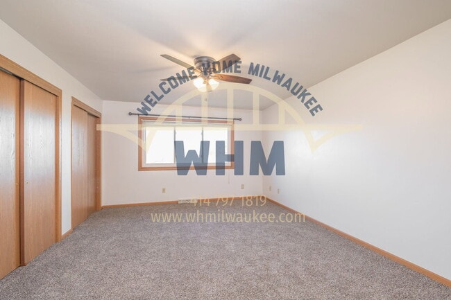 Building Photo - 18910 Hi View Dr