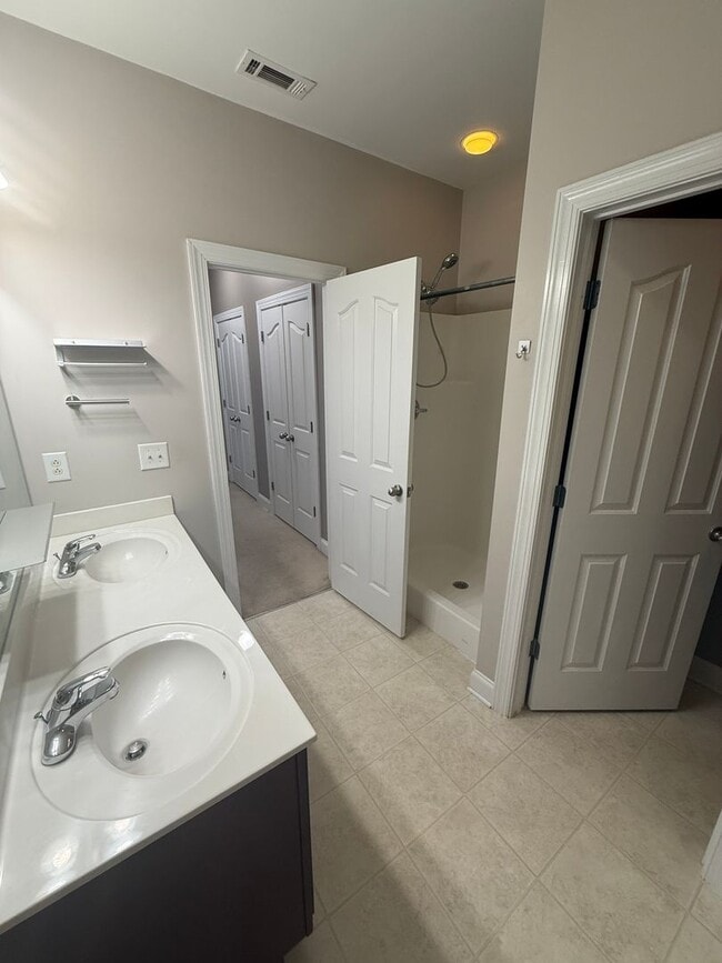 Building Photo - 2720 Westhaven Dr