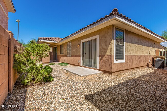 Building Photo - 13569 W Cypress St