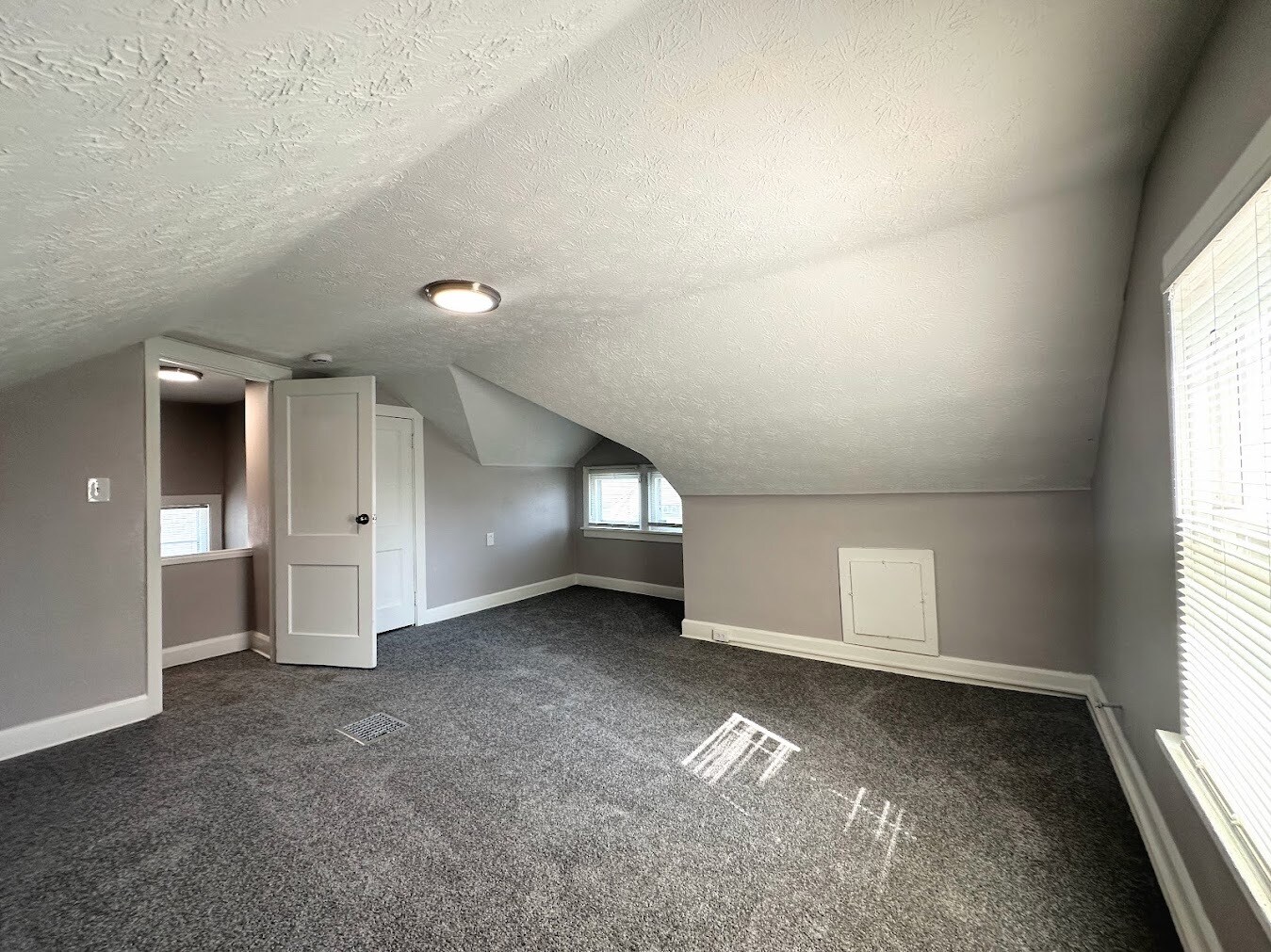 Building Photo - 3288 Kildare Rd