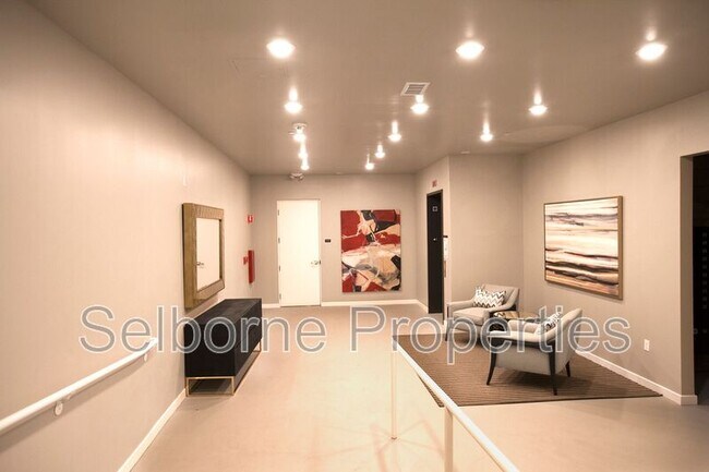 Building Photo - 5239 Claremont Ave