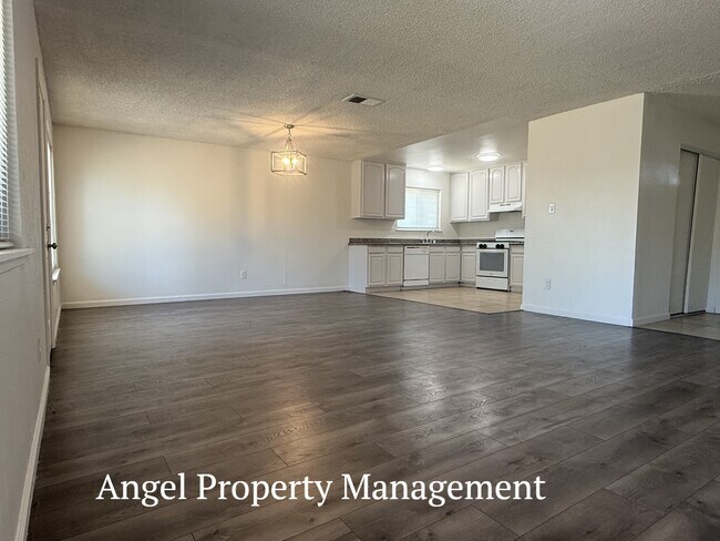 Building Photo - 7927 Albion Way