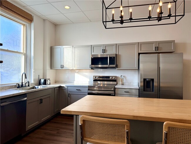 Building Photo - 6 Dietz St